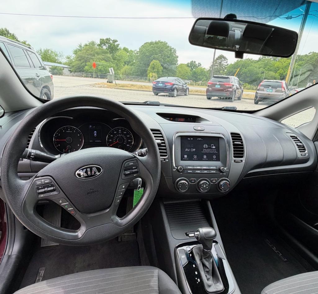 2018 Kia FORTE LX - Photo 9