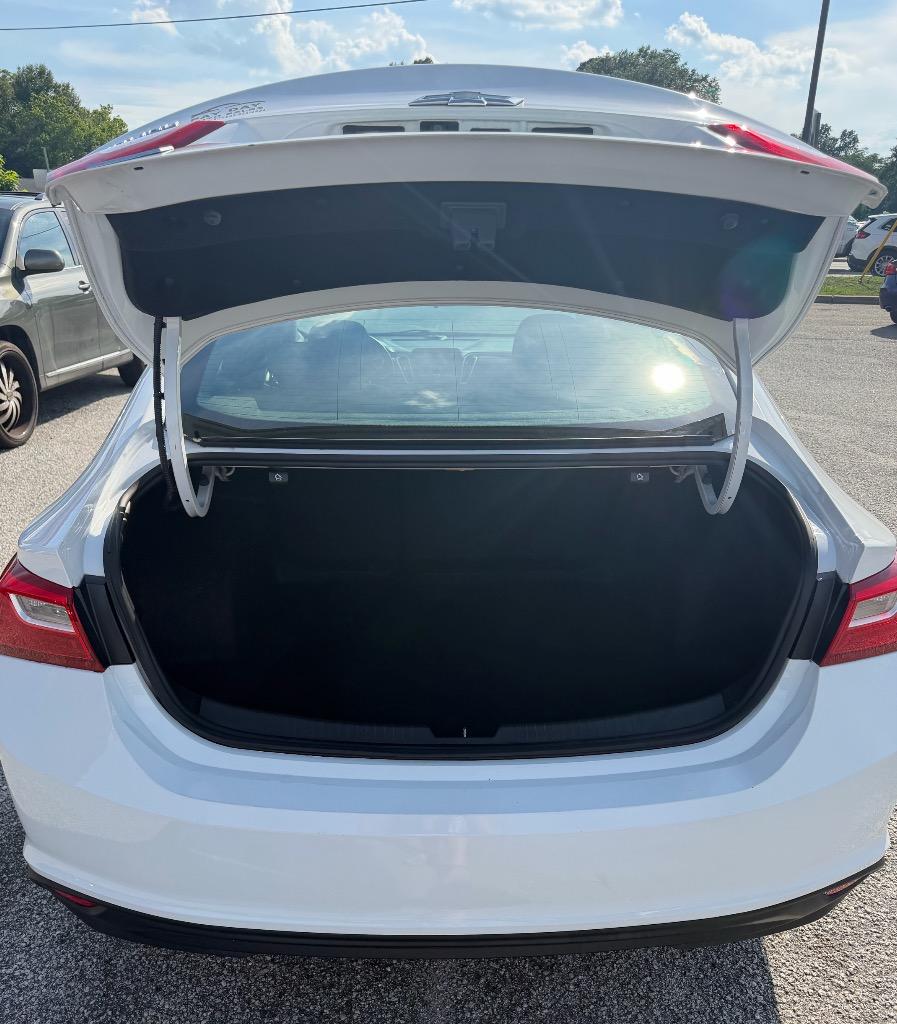 2018 Chevrolet Malibu 1LT - Photo 10