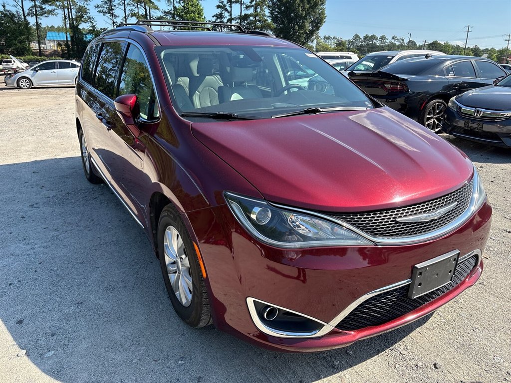 2018 Chrysler Pacifica Touring L Plus's photo