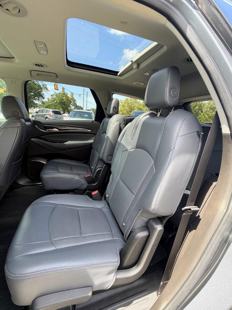 2018 Buick Enclave Essence - Photo 10